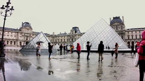 The Louvre 動画素材 45594986
