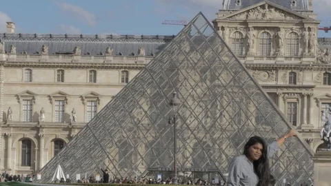 Louvre museum 스톡 동영상 87345697