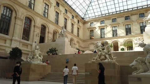 LOUVRE MUSEUM Stock Footage 162020784