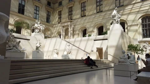 LOUVRE MUSEUM Stock Footage 162021012