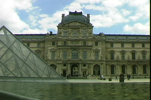 Louvre Pyramid Video stock 818711