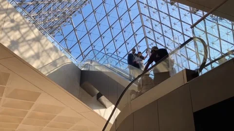 Louvre time lapse 動画素材 233905030