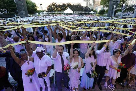 Love Commitment Ceremony Lincoln Center New York, USA - 10 Jul 2022 Stock Photos