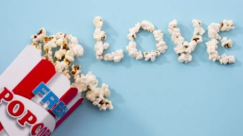 Love for fresh popcorn Stockbeeldmateriaal 152930239
