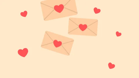 Love letters falling Stockbeeldmateriaal 323033642