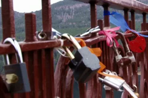 Love Locks Video stock 10682314