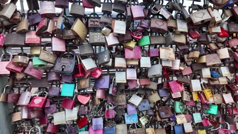 Love locks Vídeo Stock 335933038