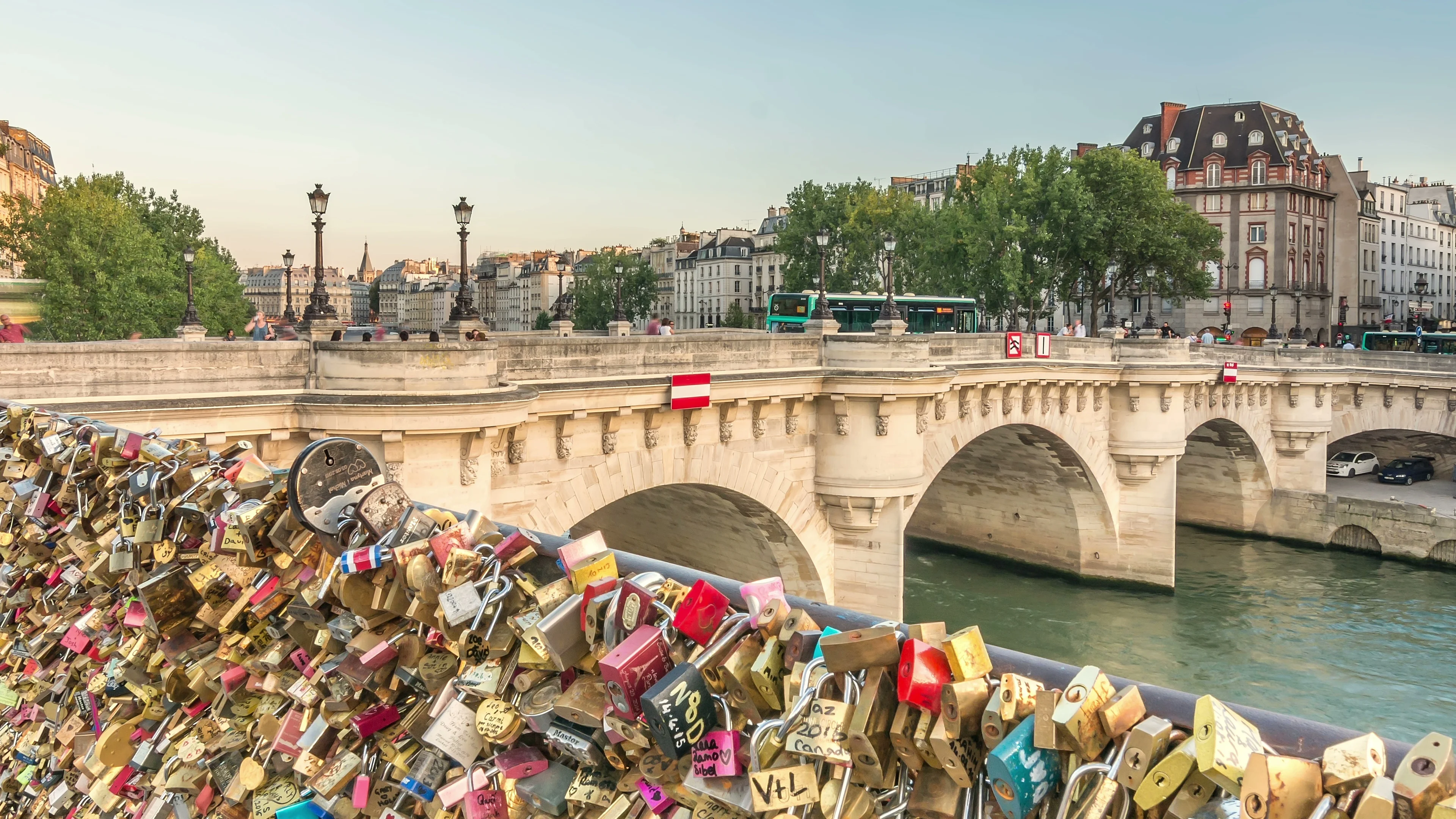 Love Locks At Pont Neuf And The City Of Paris Stock Photo - Download Image  Now - Bridge - Built Structure, City, Cityscape - iStock