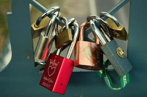 Love padlocks on a bridge Stockfoto's