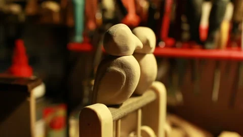 Lovebird parrots automaton in the workshop 스톡 동영상 183034795