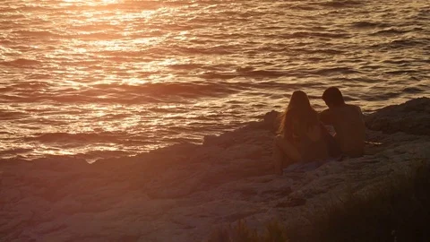 Lovers Beach Sunset Vídeos de archivo 79006347