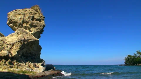 Lovers' Coast Vídeo Stock 332408542
