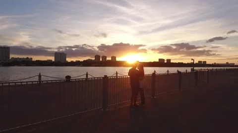 Lovers at Sunset 動画素材 53890058