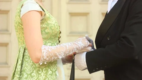 Loving couple in suits Vidéo 76486610