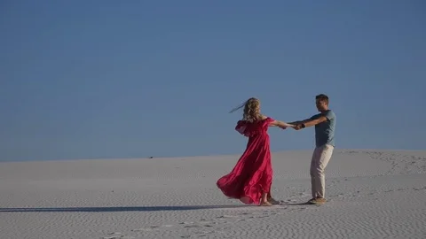 Loving couple at sunset Видео 83600535