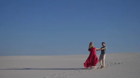 Loving couple at sunset Видео 83600655