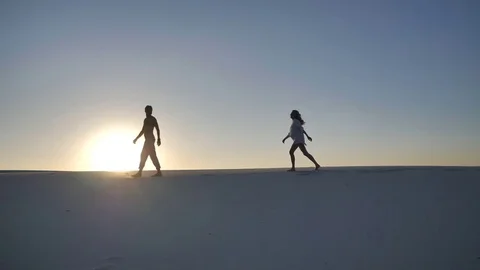 Loving couple at sunset Видео 83601105
