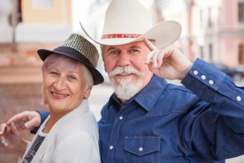 Loving elderly couple posing on camera. Foto stock