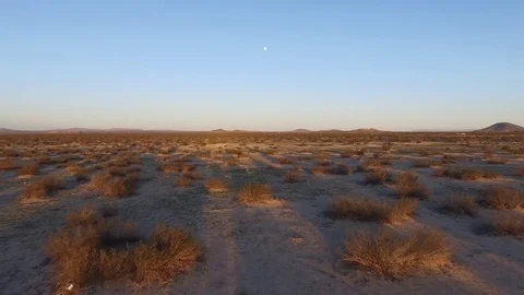 Low Aerial Over Desert Stockbeeldmateriaal 78113090