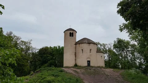 Low altitude drone flight to St.George Rotunda Vídeos de archivo 328660681