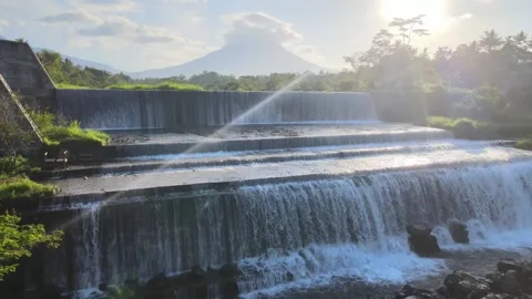 Low Altitude Fly on Waterfall Video stock 146999284