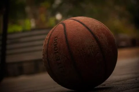 Low Angle Basketball 库存照片