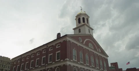 Low angle Boston colonial Old State house handheld with cloudy sky Stock Footage 219190755