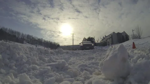 Low Angle of Car Skidding Through Snow (GoPro) Vidéo 57219648