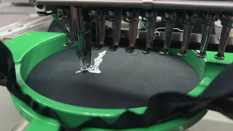 Low Angle Close Up of Industrial Multi-Needle Embroidery Machine Head Stitc.. 스톡 동영상 332205906