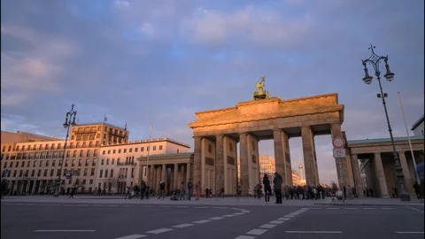 Low angle day to dusk time-lapse of the Brandenburg Gate, Berlin Stock Footage 125241304