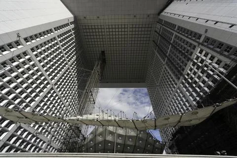 Low angle of the Great Arch of Defense monument in Paris, France shot 스톡 사진