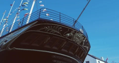 Low angle move around the stern of Isambard Kingdom Brunel's SS Great Britain in 스톡 동영상 108040032
