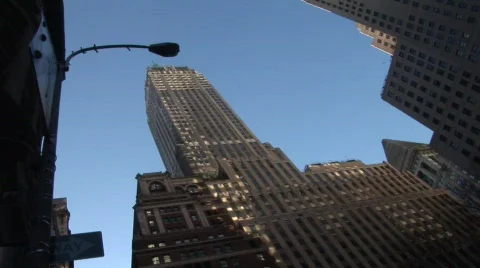 Low angle pan buildings Stockbeeldmateriaal 304872