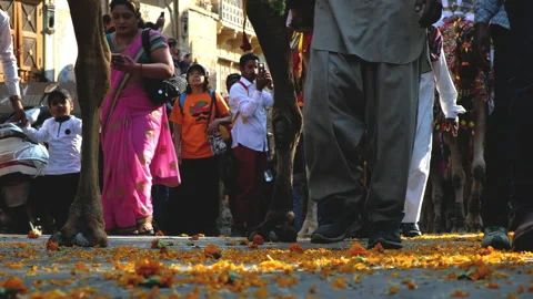 Low angle of the parade at Jaisalmer Desert Festival even in Rajasthan Stock Footage 143872453