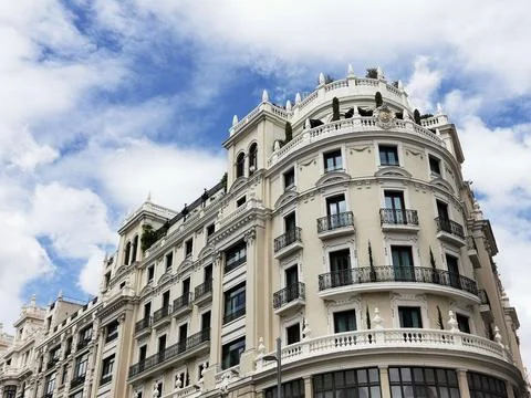 Low angle shot of a beautiful rounded white building in Madrid, Spain Fotos de archivo