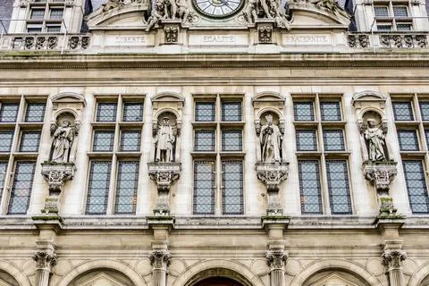 Low angle shot of the classical facade of Place de l'Hotel-de-Ville, Paris, 스톡 사진