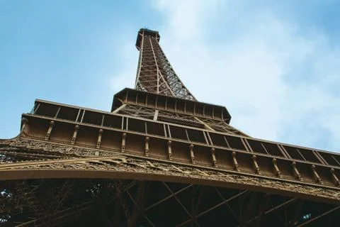 Low angle shot of the Eiffel Tower in Paris, France 스톡 사진