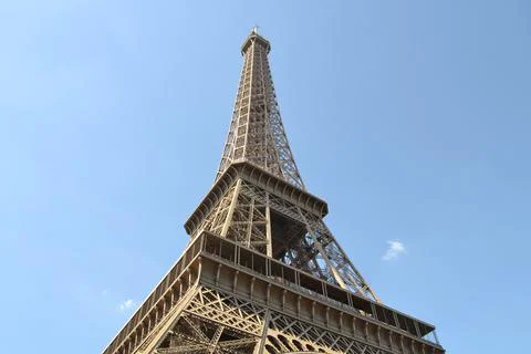 Low angle shot of the Eiffel tower on a clear sunny day, Paris, France 스톡 사진