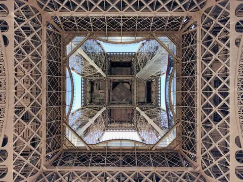 Low angle shot of the Eiffel Tower in Paris, France 스톡 사진