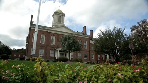 Low angle shot of Morris County Court House exterior, day. Vídeo Stock 107202503