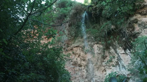 Low angle shot of a waterfall Stockbeeldmateriaal 134827548