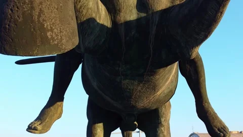 Low angle tilt up Alexander the Great statue Thessaloniki 4k Stock-Footage 333492761