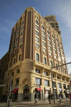 Low angle view of a beautiful building on the Gran Via 46 Foto stock