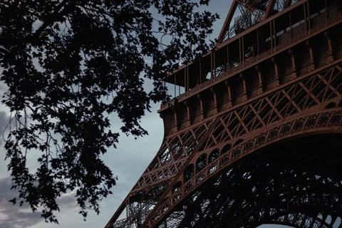 Low angle view of the bottom of the Eiffel tower located in Paris, France - grea 스톡 사진
