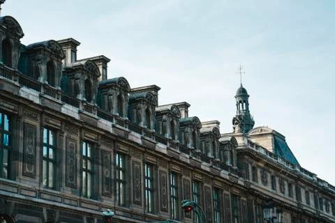 Low angle view of building against sky in city 스톡 사진