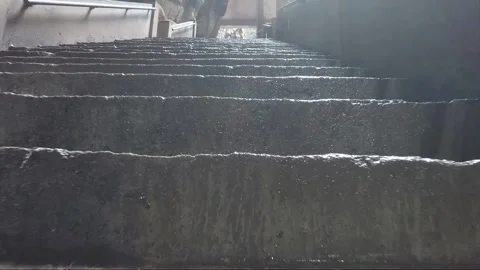 Low angle view, Camera moves upstairs inside Main Temple cave, Batu caves 库存影片 196390901