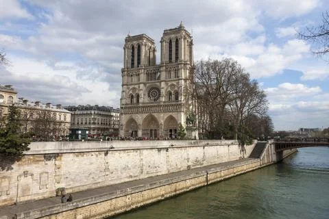 Low angle view of cathedral, Notre Dame Cathedral, Paris, France 스톡 사진