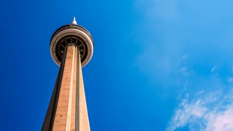 Low angle view of CN Tower in Toronto time lapse Vídeo Stock 119135796
