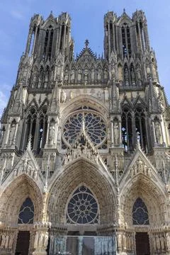 Low angle view at the front of cathedral Notre Dame in Reims, France, Europe Fotos Stock