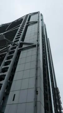 Low angle view of high rise building in Asian city Foto stock